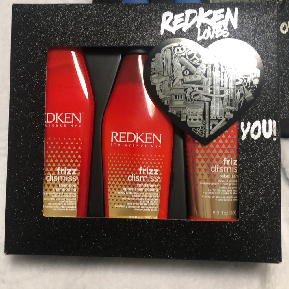 Redken Frizz Dismiss shampoo and conditioner set!